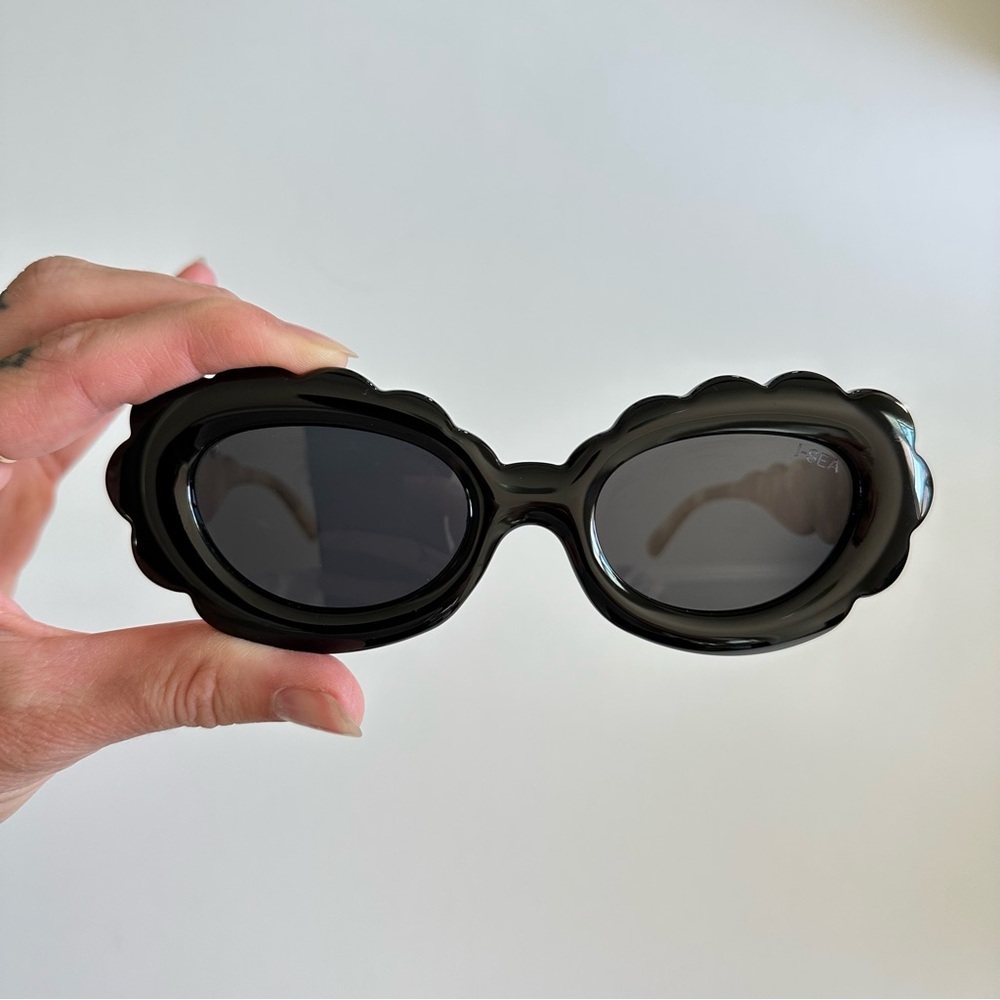 Black Scalloped Sunglasses
